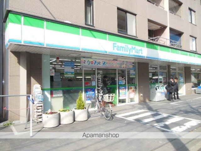 コンビニ　「ファミリーマート」（コンビニ）まで80m