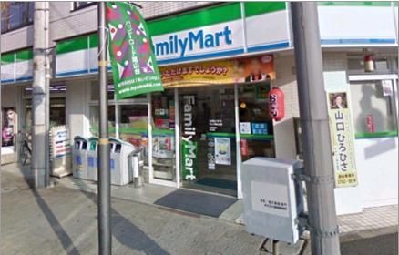 コンビニ　ファミリーマート（コンビニ）まで380m