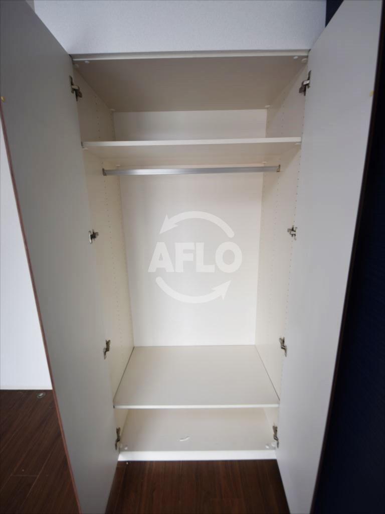 収納　グレイスポート難波　クロゼット
