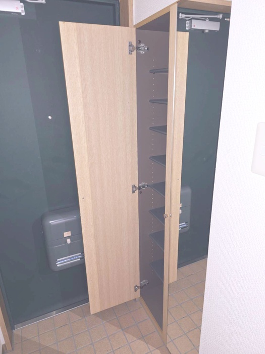 クレスタ妙典の玄関写真