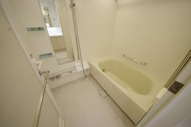 バス・シャワールーム　別部屋参考写真