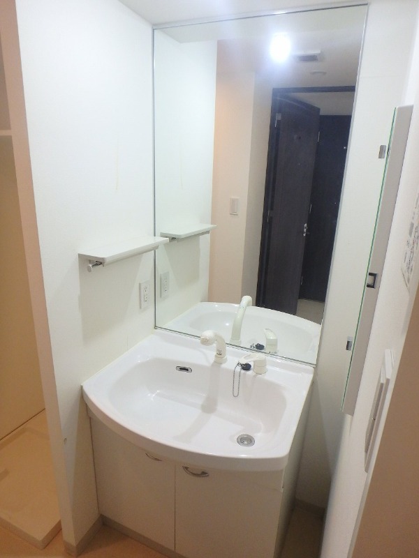 洗面設備　別のお部屋の写真です。