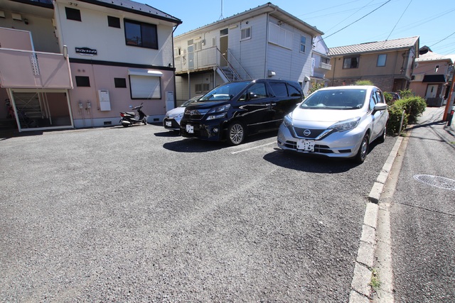 駐車場　敷地内駐車場（要空き確認）