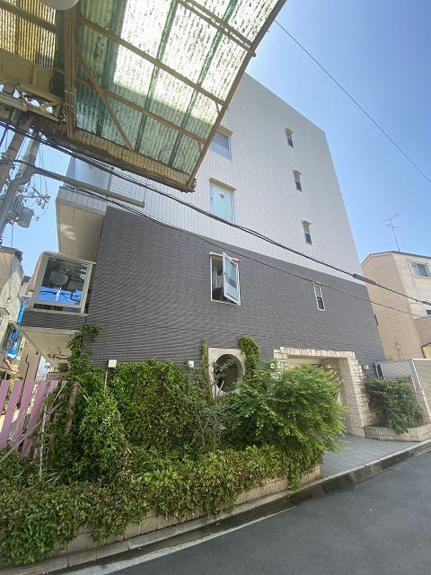 建物外観　落ち着いた雰囲気の外観です
