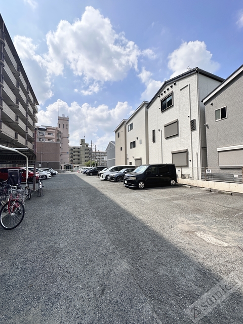 駐車場　ゆったりとした駐車場、出発もお帰りもスムーズに♪
