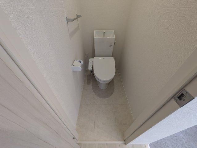 トイレ　別号室の同仕様の参考写真です。