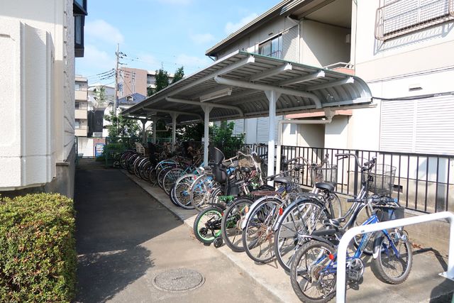 その他共有部分　屋根付き駐輪スペース！
