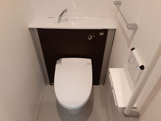 トイレ　落ち着いたトイレです