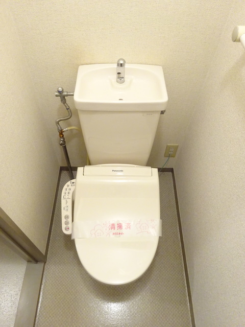 トイレ　洗浄機能付き便座