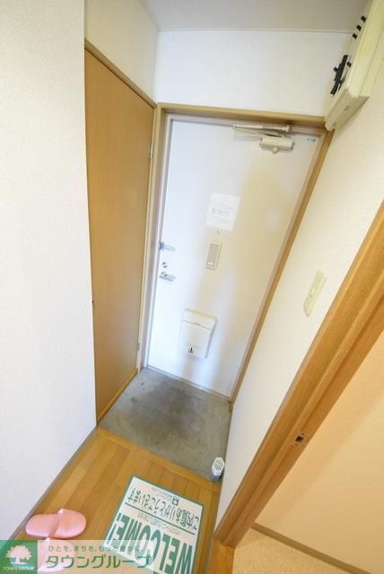玄関　玄関収納付