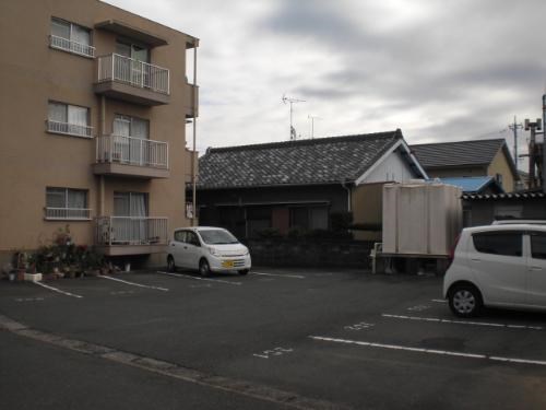 駐車場　現況優先