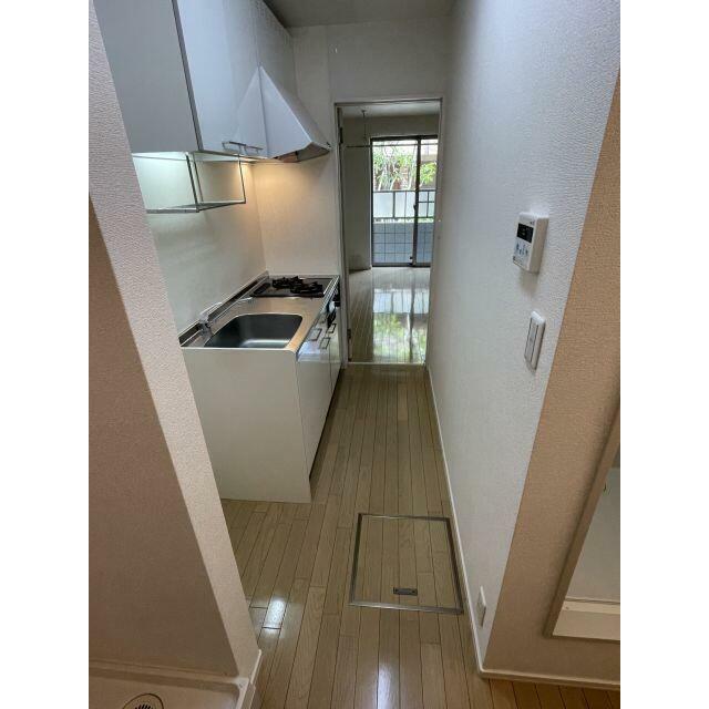 玄関　玄関横シューズボックス有り
