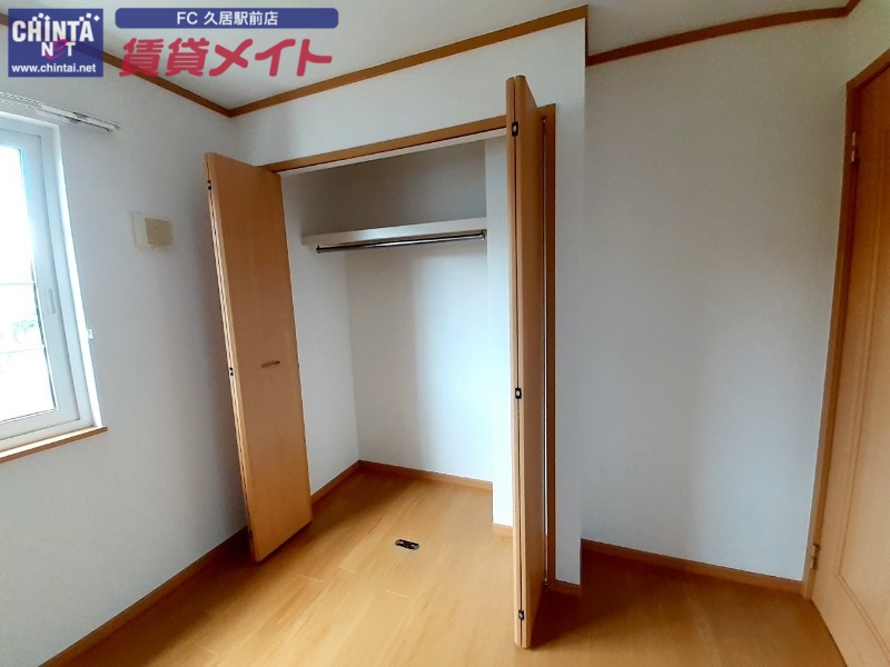 収納　同型参考写真です