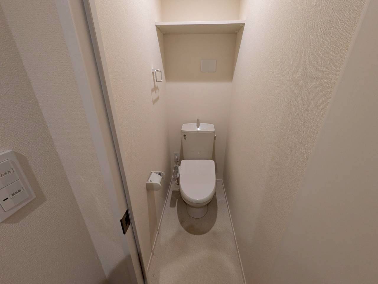 トイレ　★トイレ画像・温水洗浄便座付き★