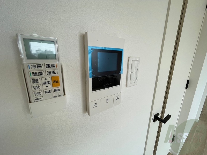 セキュリティ　ＴＶモニター付インターホンです。来客者の顔が見えるので安心！