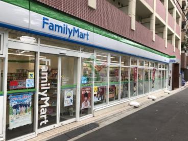 コンビニ　ファミリーマート 中村橋駅西店（コンビニ）まで109m