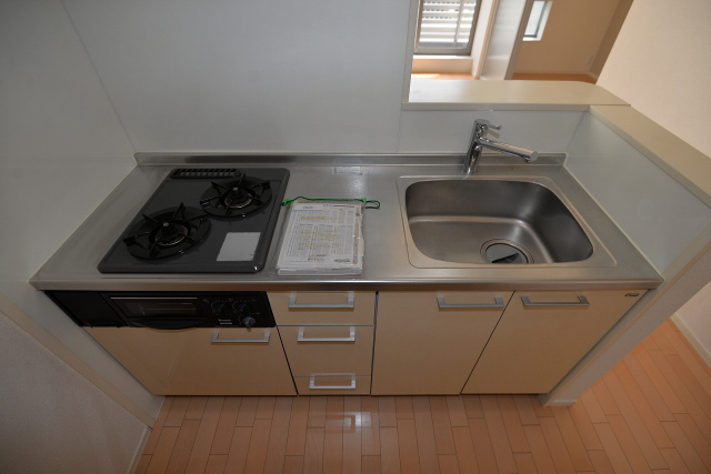 キッチン　写真は同マンションの他のお部屋のものです