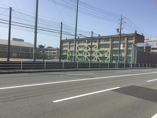 中学校　津市立橋北中学校（中学校）まで1572m