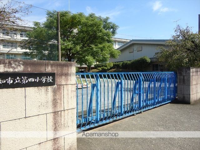 小学校　高知市立第四小学校（小学校）まで612m