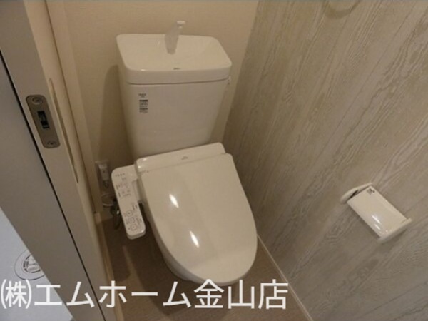 トイレ　温水洗浄便座付トイレ