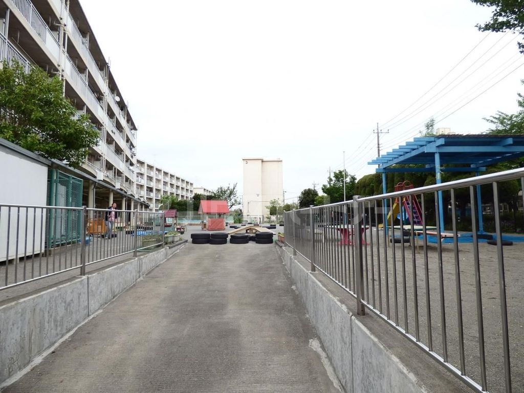 幼稚園・保育園　鹿浜こども園第一園舎（幼稚園・保育園）まで530m