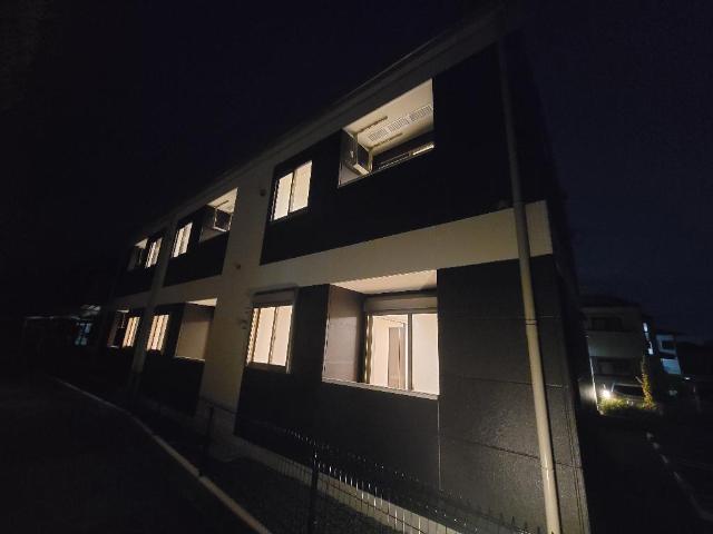 エントランス　外観写真（夜）
