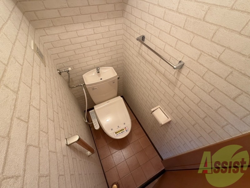 トイレ　こちらはトイレです。清潔感があり、安心して使用できます。