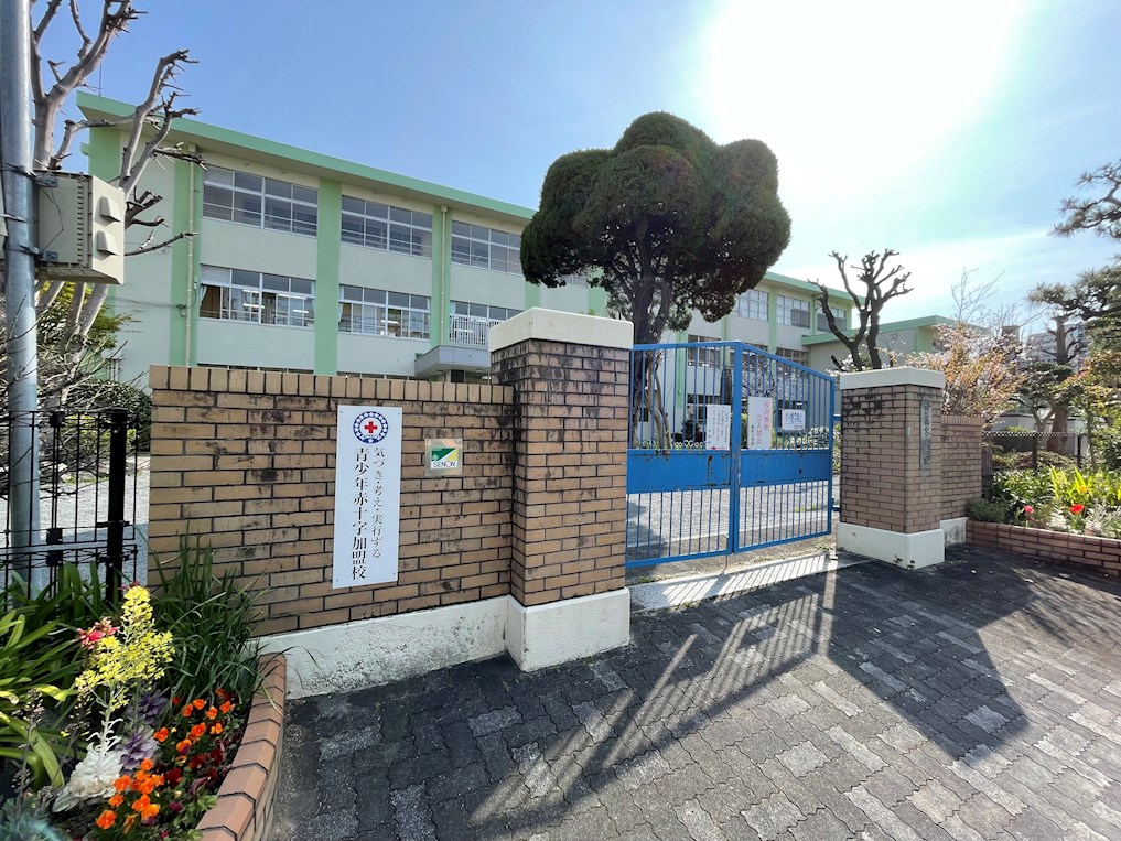 小学校　福岡市立高宮小学校（小学校）まで393m