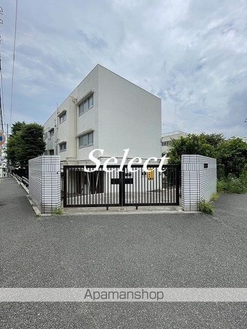 中学校　横浜市立松本中学校（中学校）まで359m