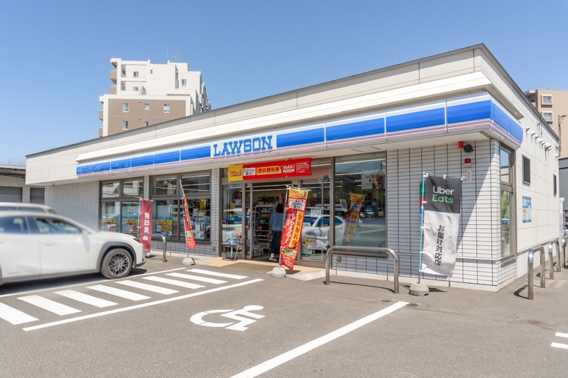 コンビニ　ローソン札幌発寒6条四丁目店（コンビニ）まで672m