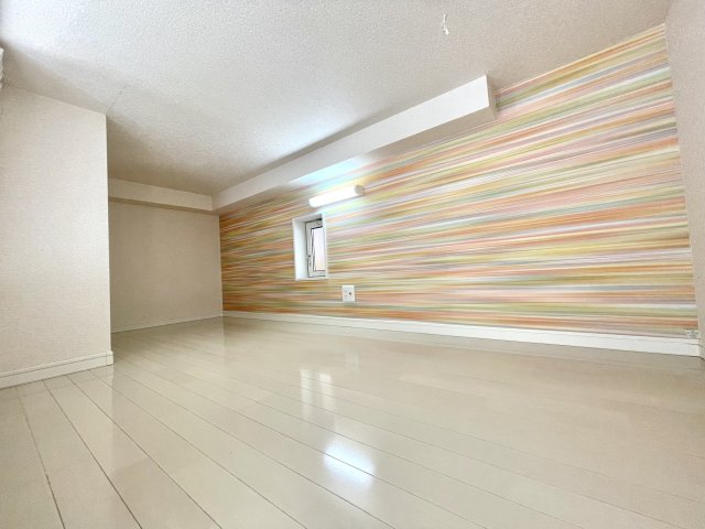 その他部屋・スペース　4帖のロフトがあるのでお荷物の多い方にもおすすめです。照明や