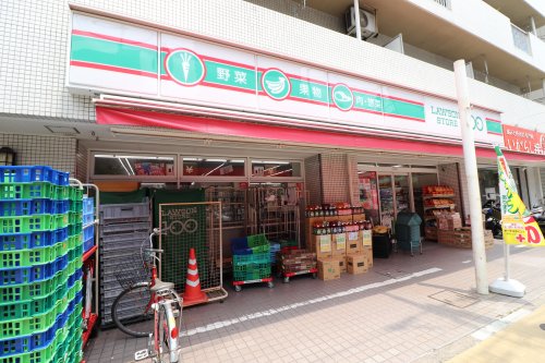 コンビニ　ローソンストア100 LS墨田石原店（コンビニ）まで569m