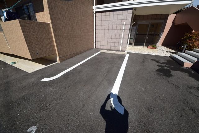 駐車場　敷地内駐車場
