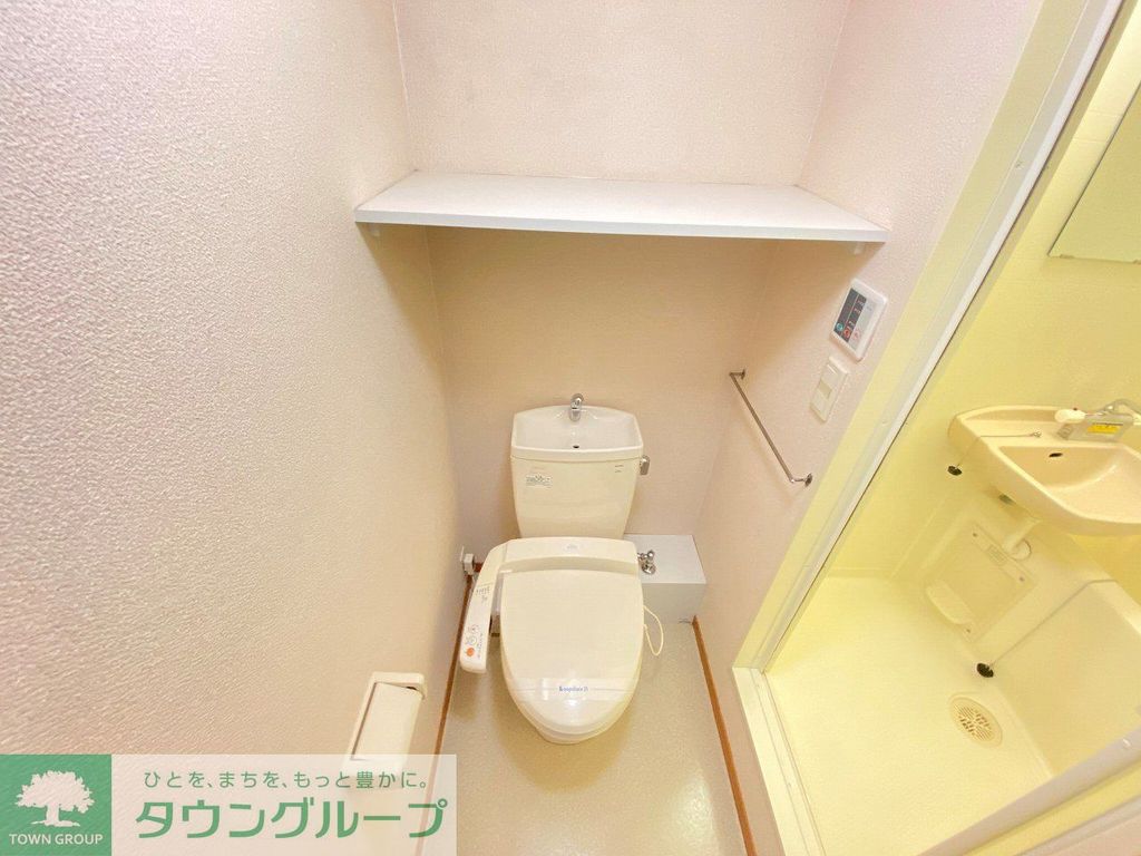 トイレ　設備については現況と異なる場合がございます。