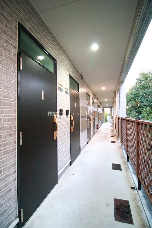 ＪＲ山陽本線 明石駅 バス乗車時間：8分 最寄りバス停で下車 徒歩5分 2階建 築21年の外観写真