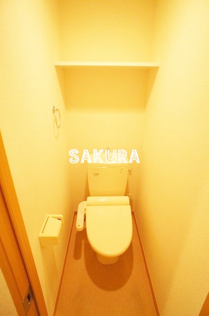 トイレ　落ち着いた色調のトイレです♪