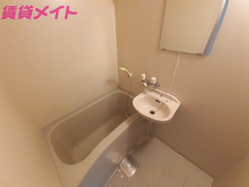 バス・シャワールーム　同物件別室画像