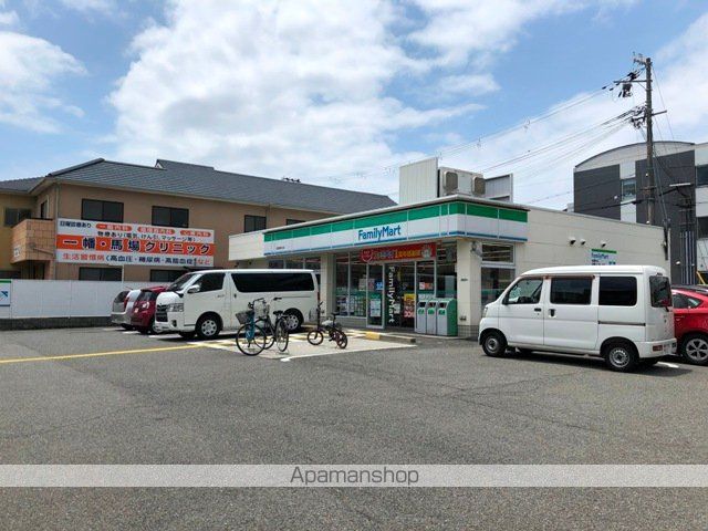コンビニ　ファミリーマート（コンビニ）まで364m