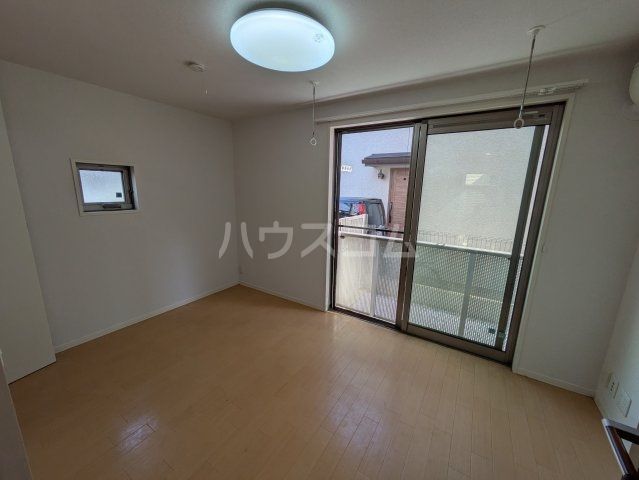 グランデュール武蔵野の居間写真