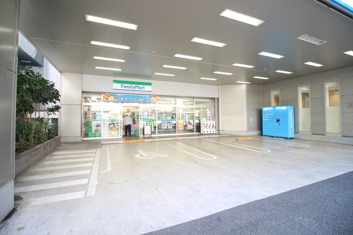 コンビニ　ファミリーマート 中野中央二丁目店（コンビニ）まで149m