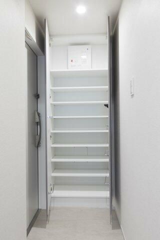 収納　別タイプ部屋　参考写真です
