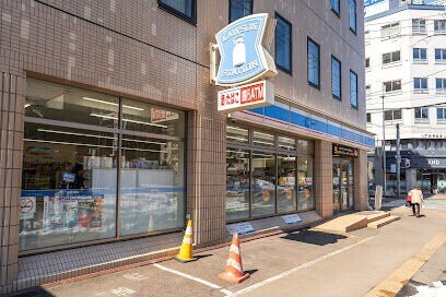 コンビニ　ローソン札幌北7条西六丁目店（コンビニ）まで201m