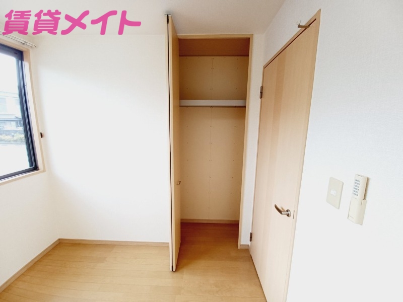 収納　同型反転写真です。