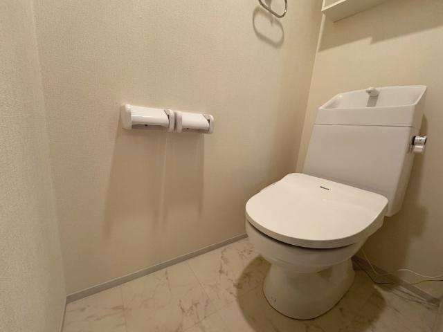 トイレ　同型パース