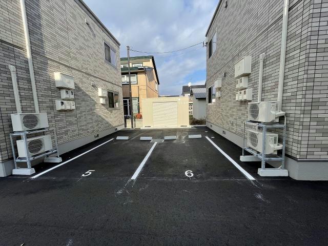 駐車場　駐車場
