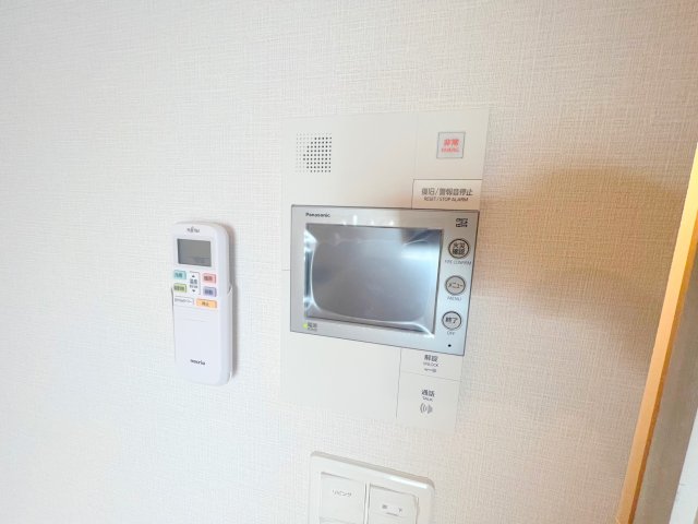 セキュリティ　TVモニターホンで来客が誰か確認してから開けて下さいね