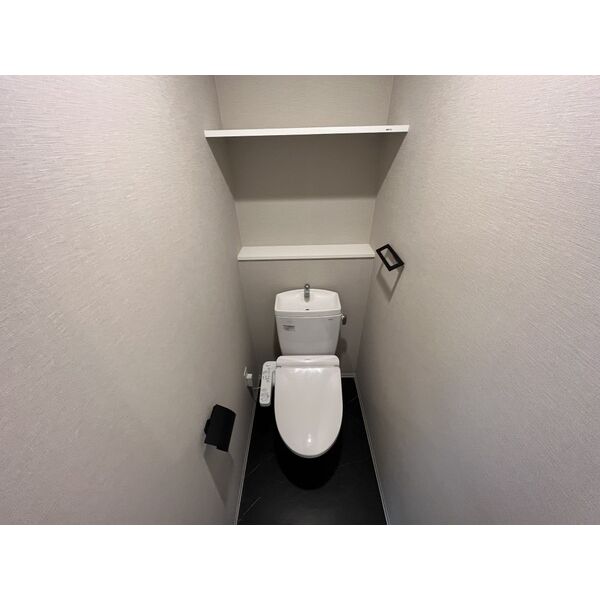 レジュールアッシュ塚本レジデンスのトイレ写真