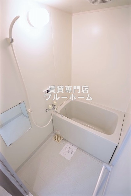 バス・シャワールーム　大きな鏡のあるお風呂！