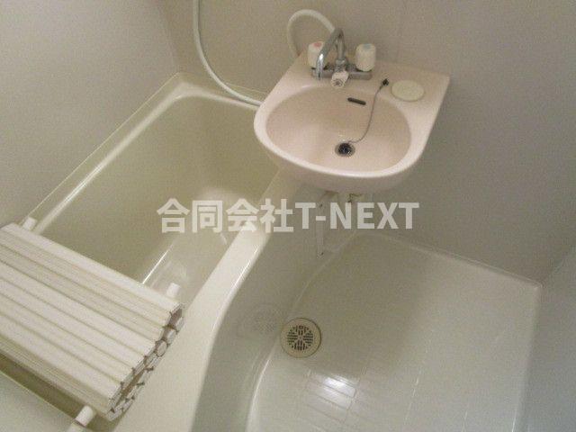 バス・シャワールーム　他号室の写真です。