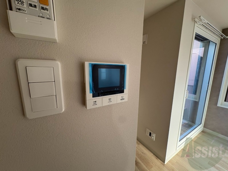 セキュリティ　ＴＶモニター付インターホンです。来客者の顔が見えるので安心！